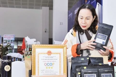 Các sản phẩm có tem truy xuất nguồn gốc giúp người tiêu dùng yên tâm hơn. (Ảnh: REDCLOUD)