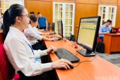 Thành phố Hồ Chí Minh đã vận hành thử nghiệm mô hình chính quyền địa phương 2 cấp ở 102 phường, xã mới. 