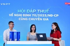 Các chuyên gia giải đáp về thuế và hóa đơn điện tử tại buổi livestream.