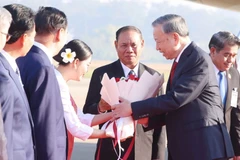 Tổng Bí thư Tô Lâm đến Thủ đô Vientiane, bắt đầu chuyến thăm cấp Nhà nước tới CHDCND Lào. (Ảnh: THỐNG NHẤT/TTXVN)