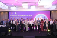 Các đại biểu chụp ảnh lưu niệm tại Hội nghị Suy tim toàn quốc lần thứ II.