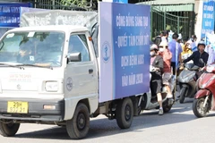 Tuyên truyền, cổ động về công tác phòng, chống HIV/AIDS trên các tuyến giao thông trên địa bàn thành phố Hà Nội.