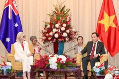 Bí thư Thành ủy Thành phố Hồ Chí Minh Trần Lưu Quang hội kiến Toàn quyền Australia Sam Mostyn. (Ảnh: VGP)