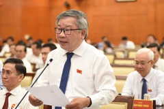 Đại biểu phát biểu tại kỳ họp.