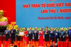 Tập thể Ủy ban Mặt trận Tổ quốc Việt Nam Thành phố Hồ Chí Minh vinh dự nhận Bằng khen của Thủ tướng Chính phủ.