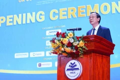 Thứ trưởng Thường trực Giáo dục và Đào tạo Phạm Ngọc Thưởng phát biểu. (Ảnh: THANH TÙNG)