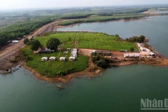 Nhiều vi phạm về đất đai, xây dựng tại khu vực bán ngập nước hồ Trị An trong những năm qua.