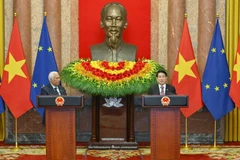 Chủ tịch nước Lương Cường và Chủ tịch Hội đồng châu Âu tại cuộc gặp gỡ báo chí. (Ảnh: THỦY NGUYÊN)