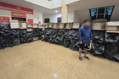 Số thuốc lá lậu được đưa về trụ sở công an để điều tra, làm rõ.