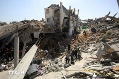 Cảnh đổ nát sau cuộc không kích của Israel xuống khu vực Jabalia, phía Bắc Dải Gaza. (Ảnh: THX/TTXVN)