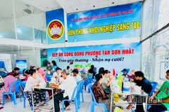 Bếp ăn được bố trí ở nơi thoáng mát, sạch sẽ nhằm phục vụ bà con ăn tại chỗ hoặc có thể mang về.