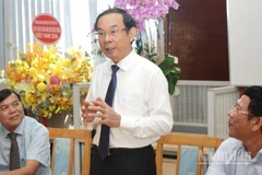 Đồng chí Nguyễn Văn Nên, Ủy viên Bộ Chính trị, Bí thư Thành ủy Thành phố Hồ Chí Minh chia sẻ tại buổi làm việc với Báo (Ảnh: Thế Anh)