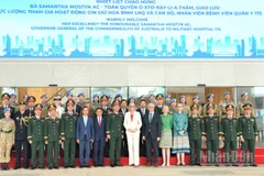 Toàn quyền Australia Sam Mostyn thăm Bệnh viện Quân y 175.