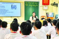 Học sinh trên địa bàn Hà Nội sinh hoạt ngoại khóa tìm hiểu về sức khỏe sinh sản vị thành niên. (Ảnh: VÂN VÂN)