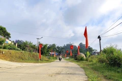 Tuyến đường giao thông nông thôn xã Khâu Tinh, huyện Na Hang được đầu tư xây dựng, giúp người dân giao thương thuận lợi.