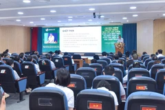 Các chuyên gia, bác sĩ trong lĩnh vực ghép tạng chia sẻ tại chương trình.