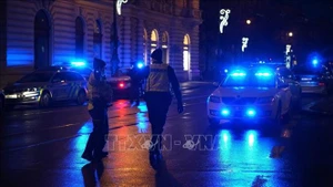 Cảnh sát phong tỏa gần hiện trường một vụ nổ súng tại thủ đô Praha, CH Séc. (Ảnh tư liệu minh họa: THX/TTXVN)