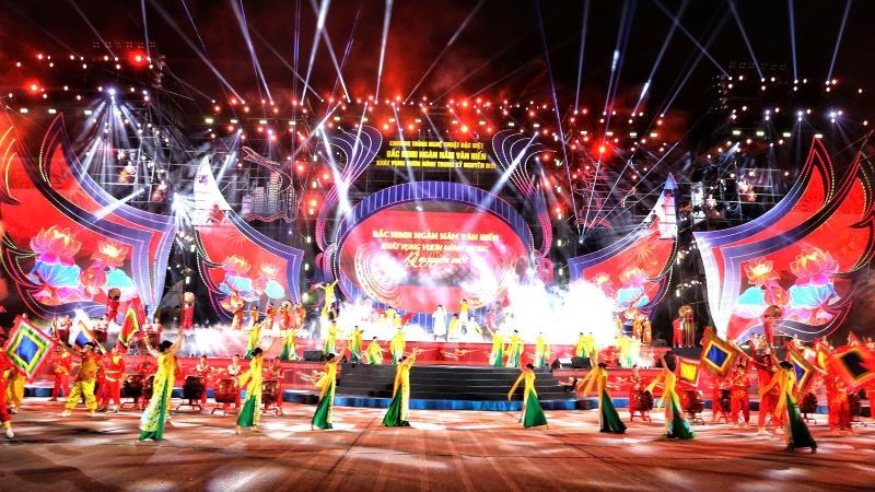 Sân khấu chương trình sử dụng công nghệ Hologram 3D.