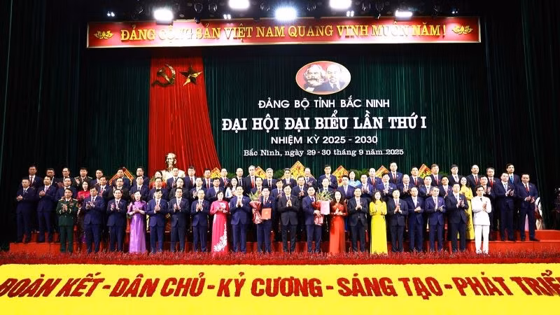 Ra mắt Ban chấp hành Đảng bộ tỉnh Bắc Ninh nhiệm kỳ 2025-2030.