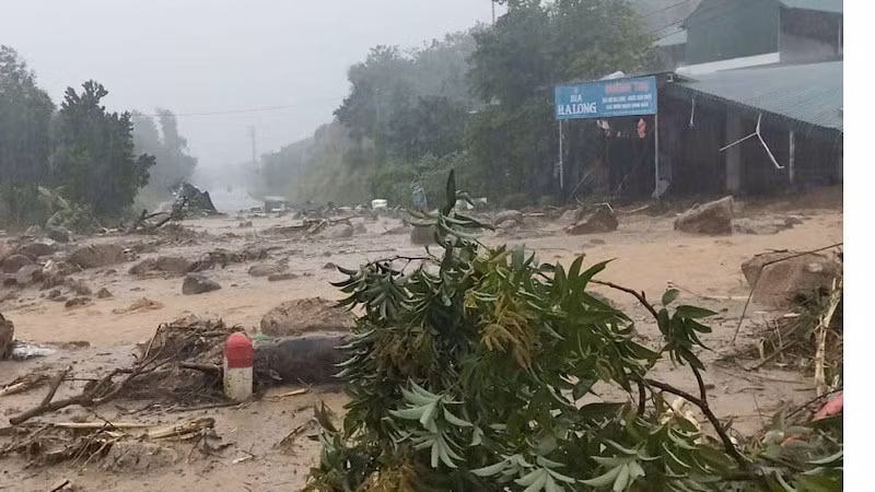 Mưa lũ gây ngập lụt tại xã Tuấn Đạo.