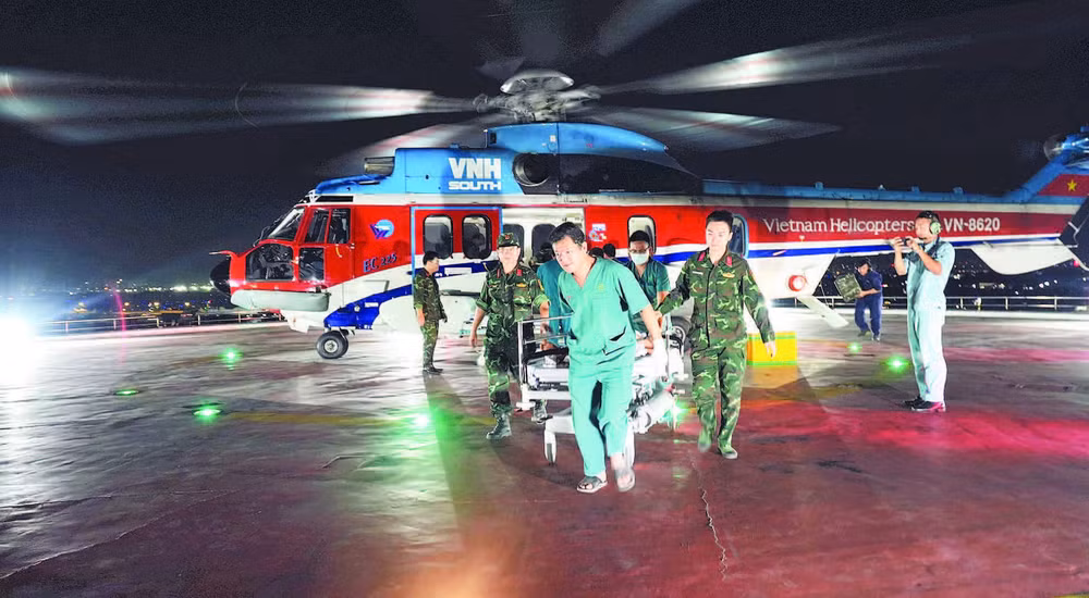 Một ca cấp cứu đường không vào ban đêm.