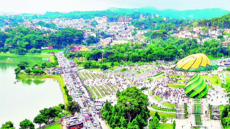Quảng trường Lâm Viên, phường Xuân Hương-Đà Lạt mùa du lịch.