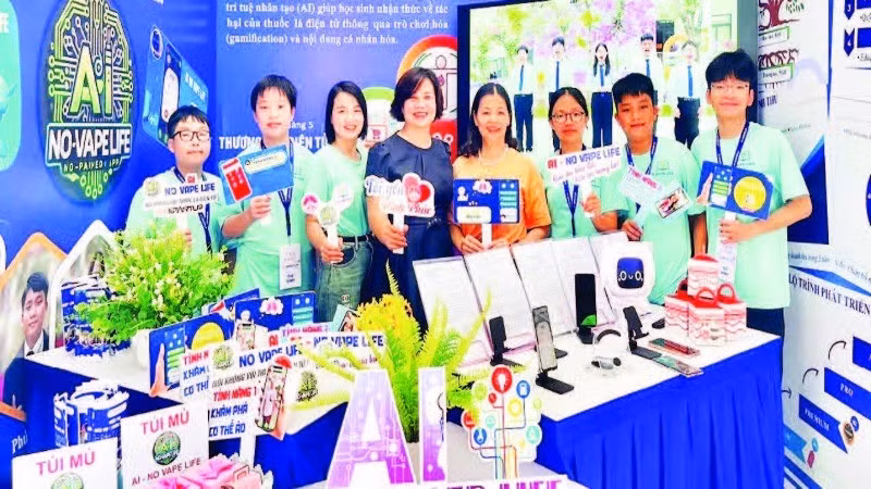 Các sản phẩm của dự án “No Vape Life” do học sinh Trường THCS Định Trung thực hiện.