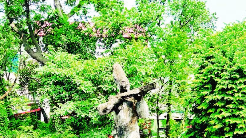 Tượng Cao Lỗ, một vị tướng dưới thời An Dương Vương đã chế tạo ra nỏ thần.