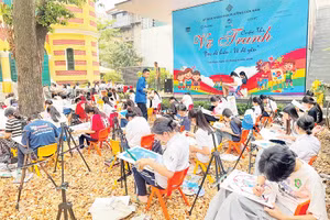 UBND phường Cửa Nam tổ chức nhiều hoạt động nhằm giúp giới trẻ gắn bó hơn với sách, trong đó có cuộc thi vẽ tranh “Đọc để hiểu - vẽ để yêu”.