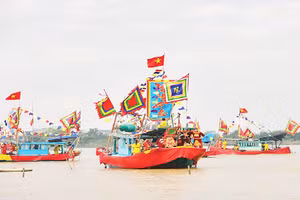 Diễn xướng hội quân trên sông Lục Đầu khơi dậy hào khí Đông A và tinh thần quật cường của quân dân Đại Việt.