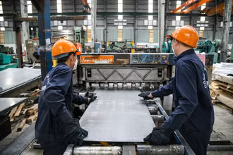 Sản xuất công nghiệp tăng trưởng tích cực. (Ảnh: THÀNH ĐẠT)