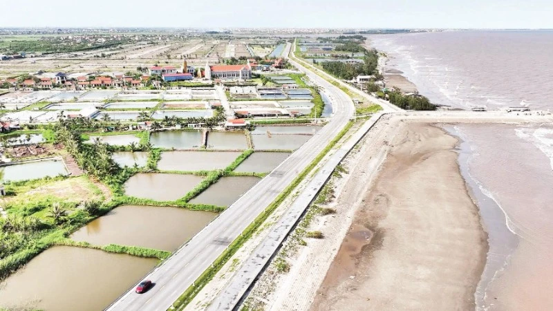 Ninh Bình đẩy mạnh chiến lược kinh tế biển, hướng tới đóng góp hơn 20% GRDP vào năm 2030