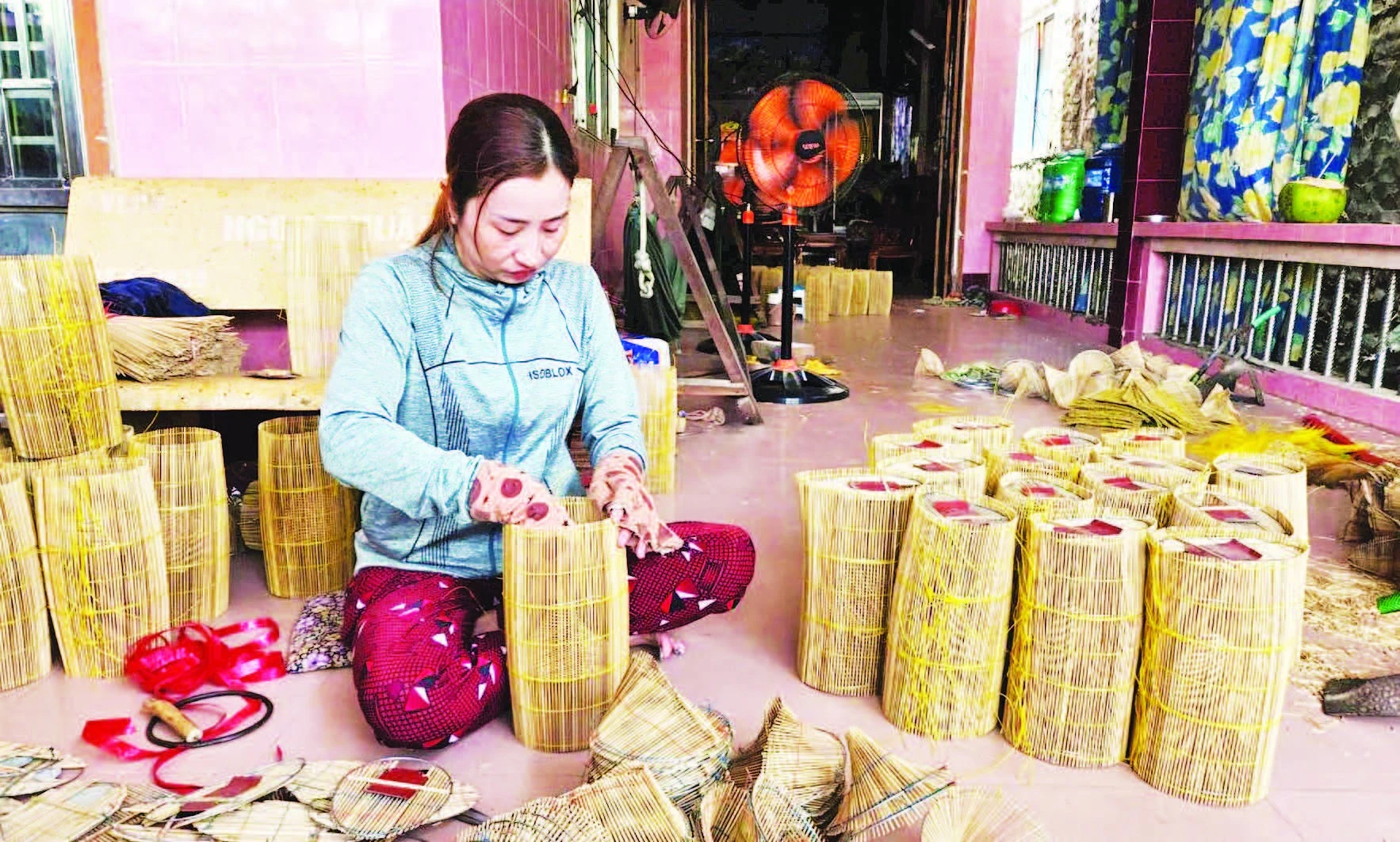 Khăn Rằn Và Làng Nghề Miền Tây: Từ Di Sản Đến Cơ Hội Phát Triển Kinh Tế