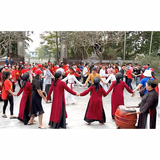 Du lịch cộng đồng Hùng Lô