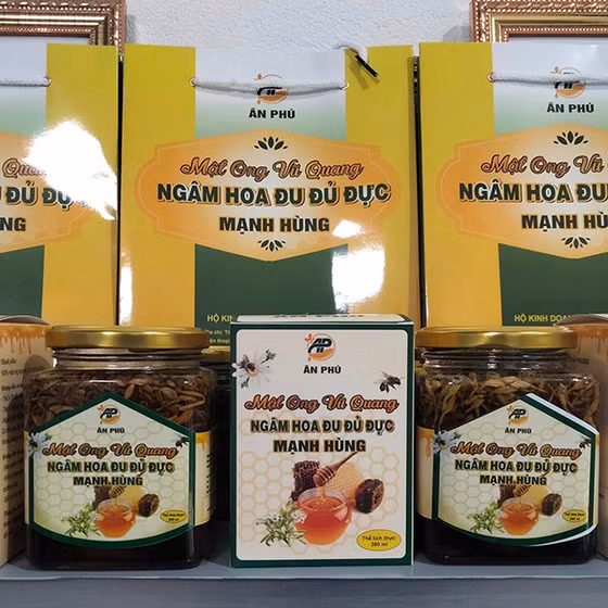 Mật ong ngâm hoa đu đủ đực Mạnh Hùng