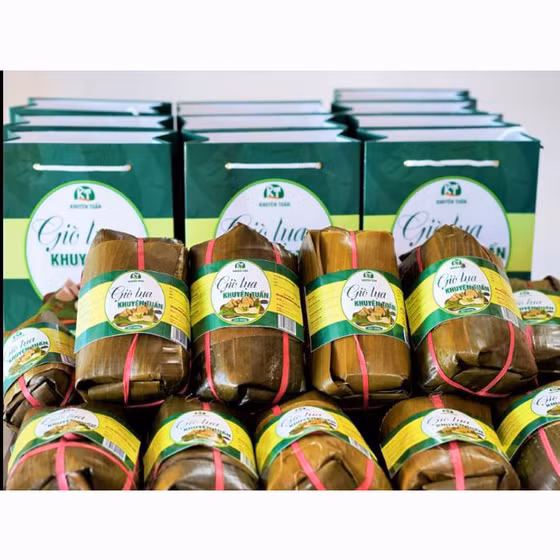 Giò Khuyên Tuấn