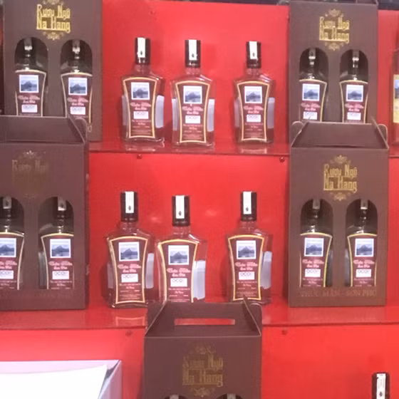 Rượu ngô men lá Thức Mần Sơn Phú