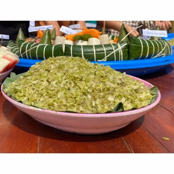 Cốm Hồng Quang