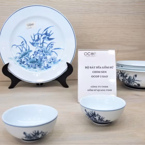 Bộ gốm sứ chim én hoa sen