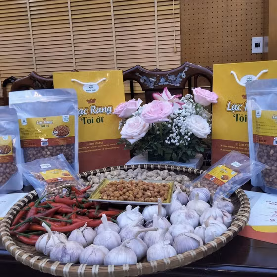 Lạc rang cháy tỏi ớt Minh Nhật