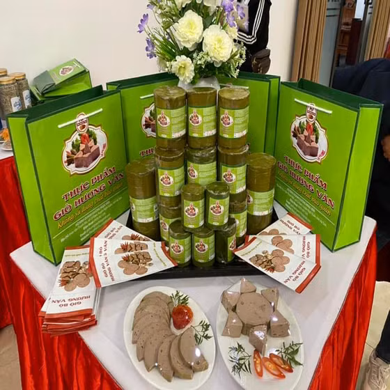 Giò bò Hương Văn