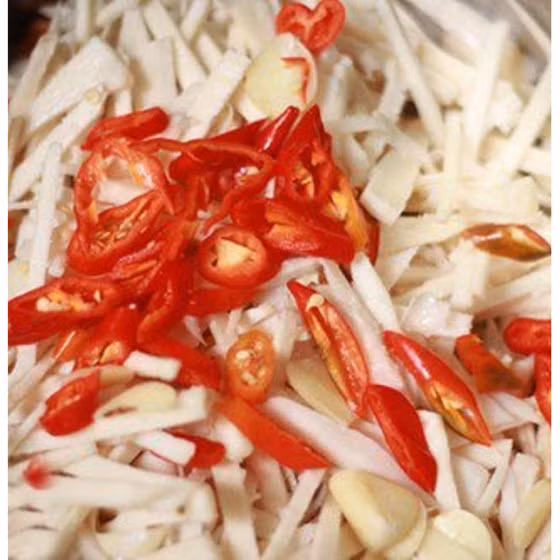 Măng dầm tỏi ớt