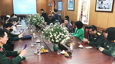 Trại sáng tác online