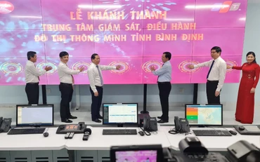 Khai trương Trung tâm Giám sát, điều hành đô thị thông minh tỉnh Bình Định.
