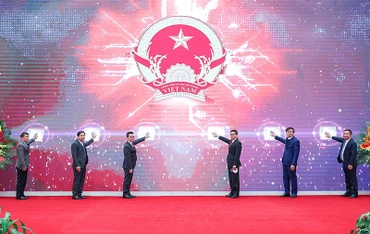 Nghi lễ chính thức khai trương Hệ thống giao diện mới của Cổng thông tin điện tử Chính phủ và Báo điện tử Chính phủ. (Ảnh: NHẬT BẮC/VGP)