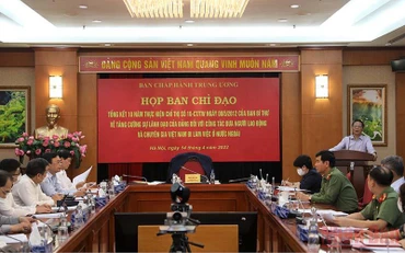 Đồng chí Trần Tuấn Anh phát biểu tại phiên họp.