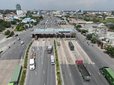 Kể từ 13 giờ 30 phút ngày 24-8, Trạm thu phí BOT cầu Đồng Nai tạm dừng thu phí.