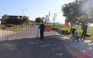 Huyện Cẩm Xuyên thiết lập các chốt phong tỏa khu vực liên quan đến ca bệnh. 