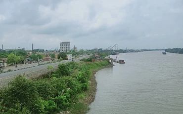 Gần 4 nghìn tỷ đồng để thực hiện việc di dời cơ sở sản xuất, trụ sở cơ quan đơn vị và các hộ dân hai bên sông Trà Lý (thành phố Thái Bình). (Ảnh: MAI TÚ)