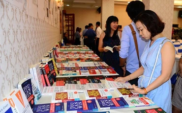 Hơn 90% bạn đọc không thể phân biệt được sách giả bày bán trên thị trường. (Ảnh minh họa)